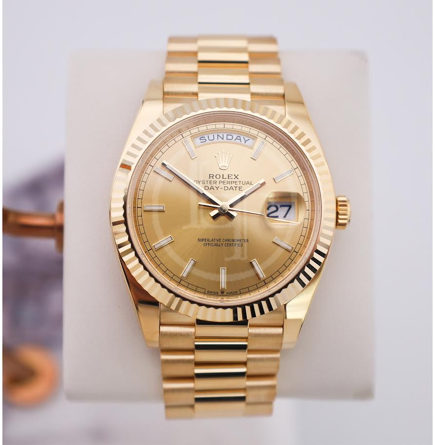0_b23c56f3-59ab-4572-9b96-524fbfe747c3.jpg Rolex Day-Date 40 Yellow Gold Champagne Index Dial & Fluted Bezel President Bracelet 228238 - - Image 1