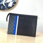 LV Pochette Voyage MM - Image 3