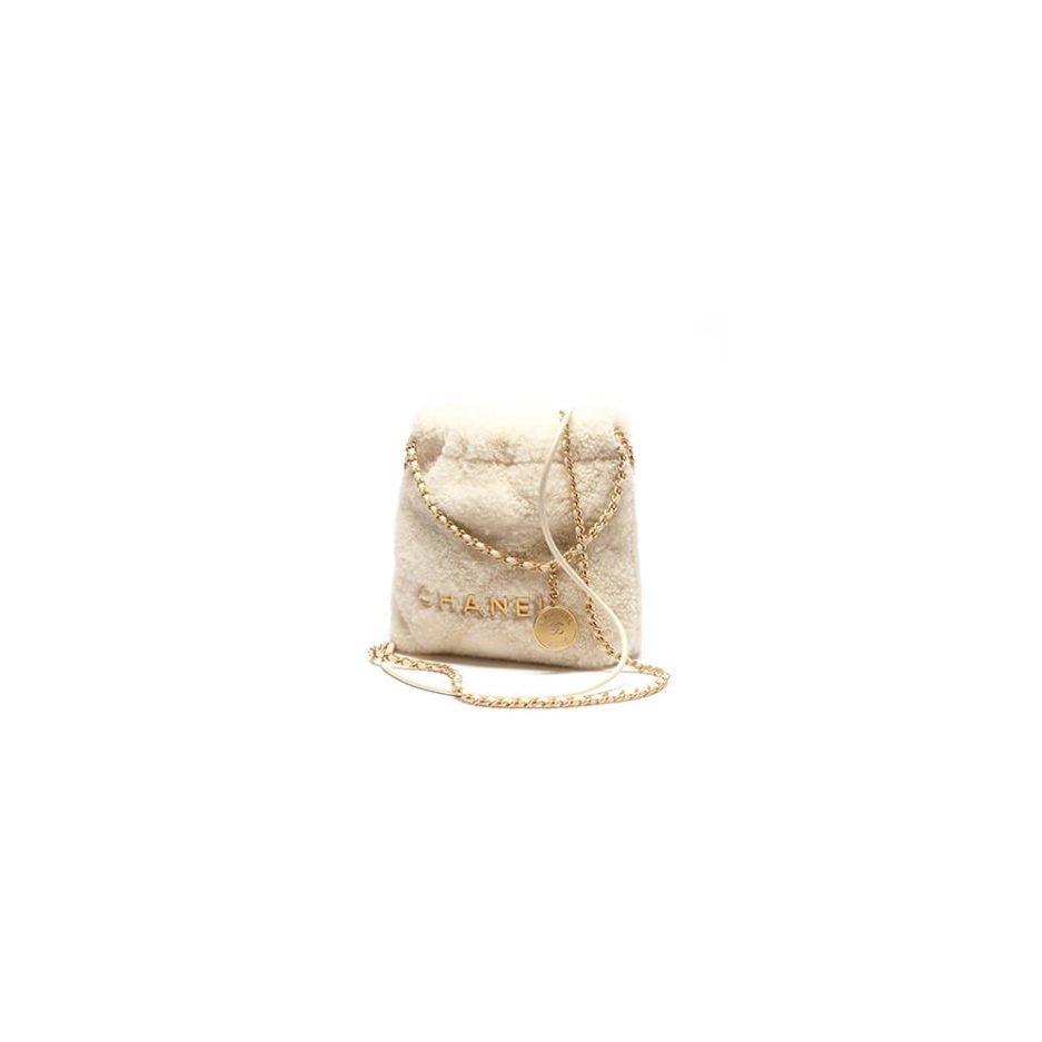 1-107-937x937-1.jpg CHANEL 22 MINI HANDBAG - Image 1