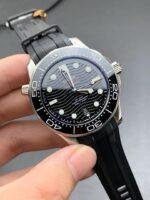 DIVER 300M CO-AXIAL MASTER CHRONOMETER 42 MM-210.32.42.20.01.001 - Image 8